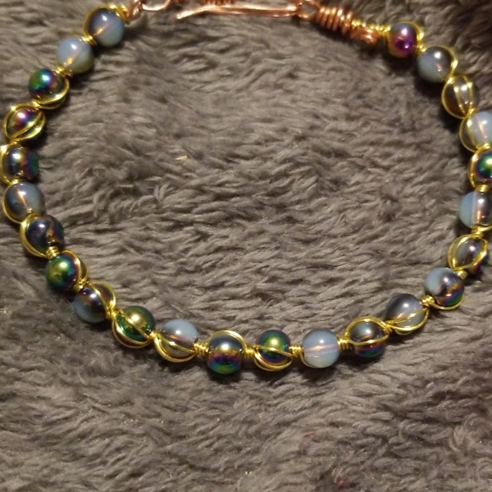 Abalone style glass bead bracelet